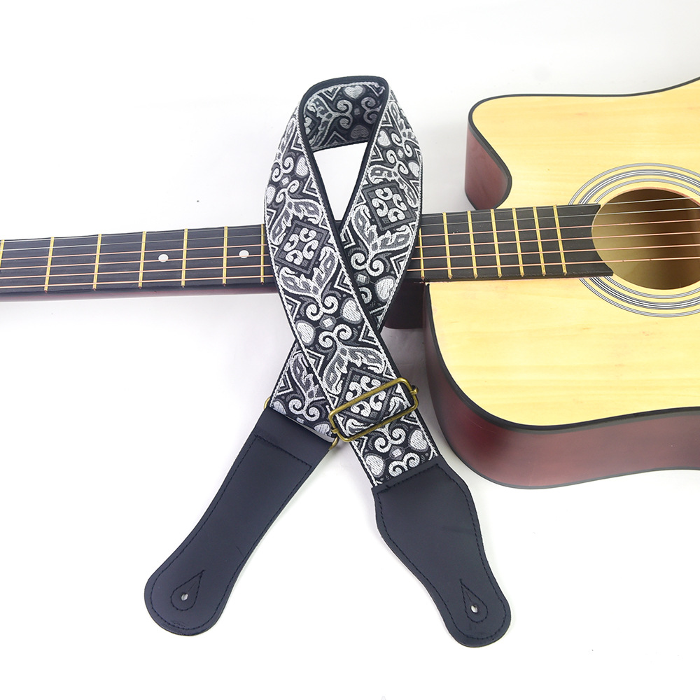 Guitar Strap Embroidered Print - Musical Instrument Art recension och pris